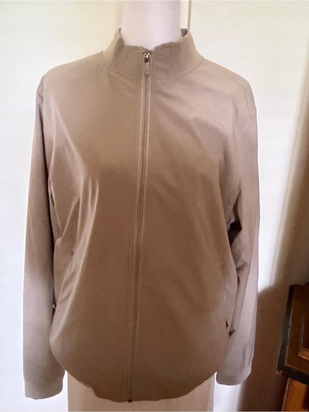 Men’s Rhône  Zip-Front Lightweight Jacket - Beige Gray.